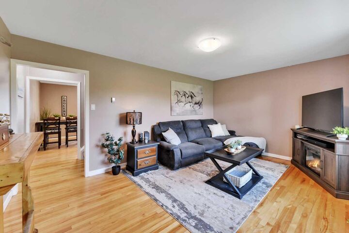 Property Photo: 37 Poplar Crescent AB T4S 1V3