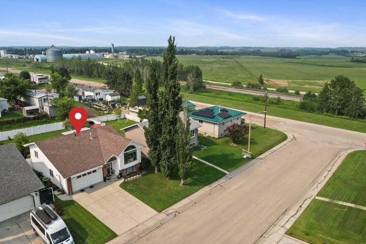 Property Photo:  4726 44  Street  AB T0E 1N0 