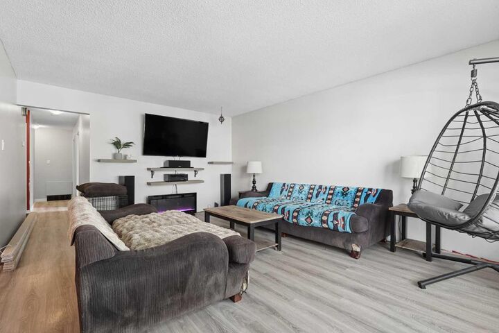 Property Photo: 2610 11 Avenue N AB T1H 1N4