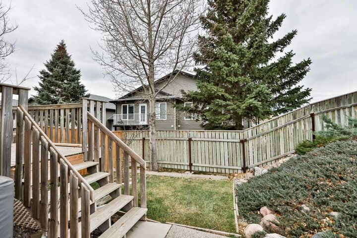 Property Photo: 720 Heritage Boulevard W 16 AB T1K 7X2