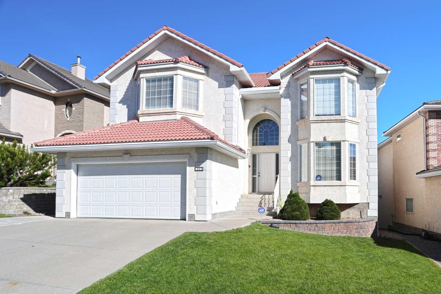 Property Photo: 307 Hampstead Way NW AB T3A 6E6