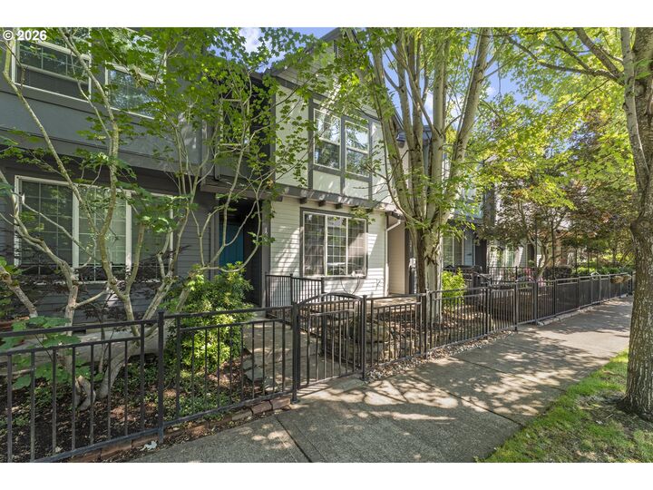 Property Photo:  1271 SE Leander St  OR 97123 