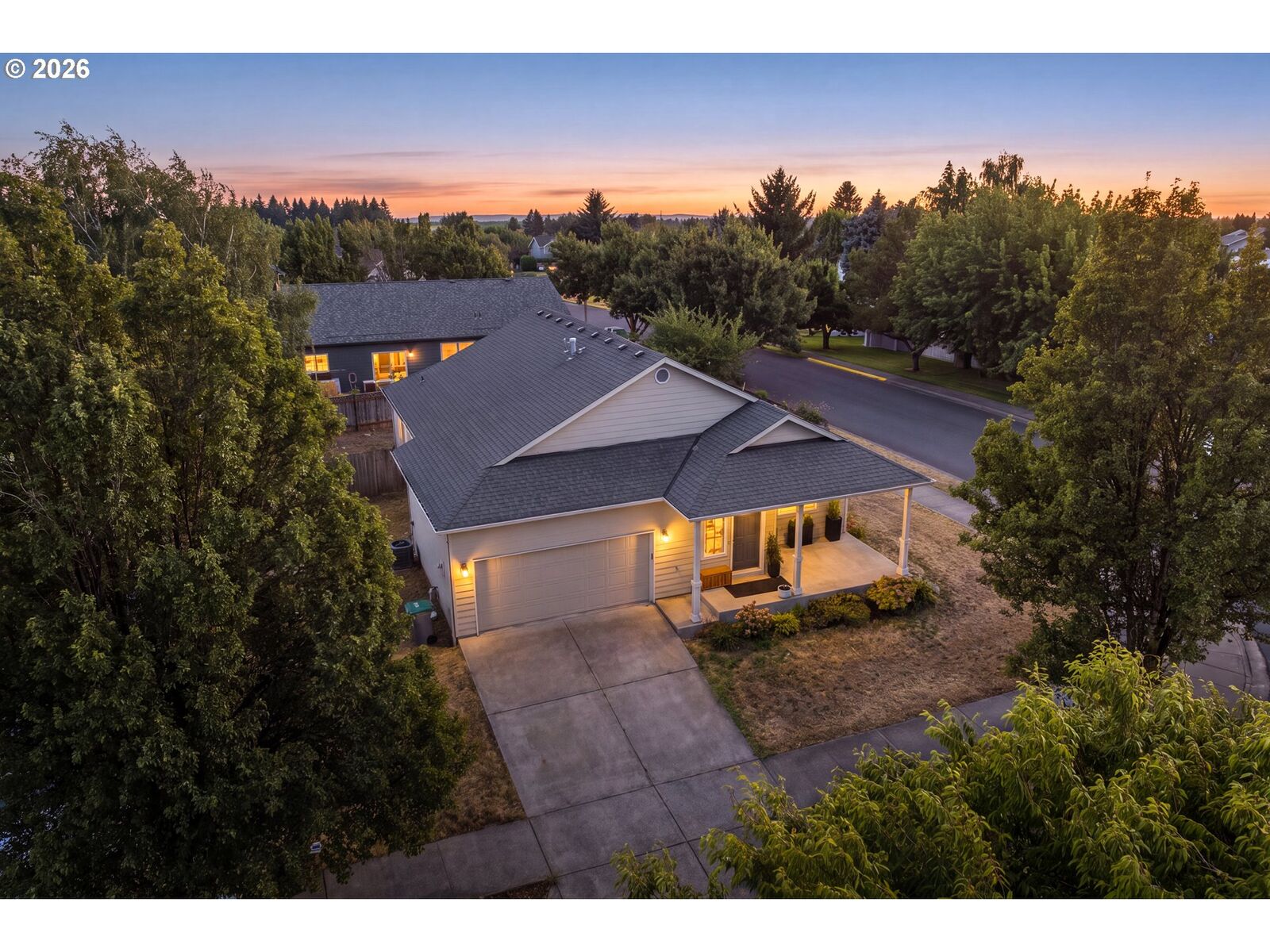 Property Photo: 713 Heights Ave OR 97031