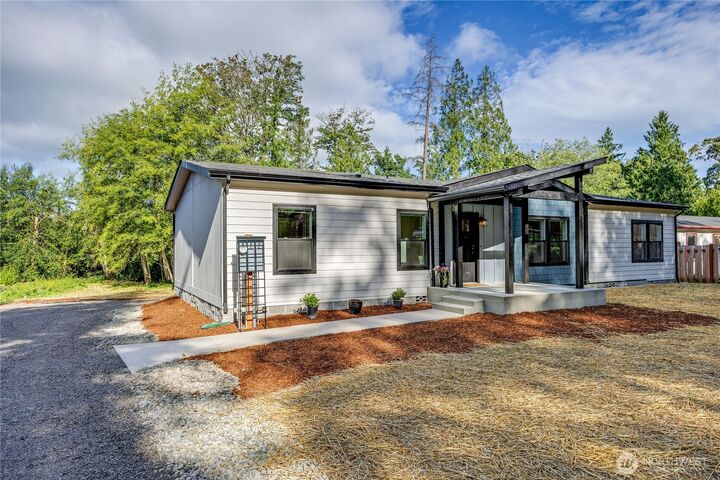 Property Photo: 21351 Howard Avenue WA 98346