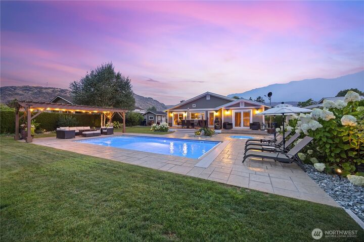 Property Photo:  128  Eveline Street  WA 98846 