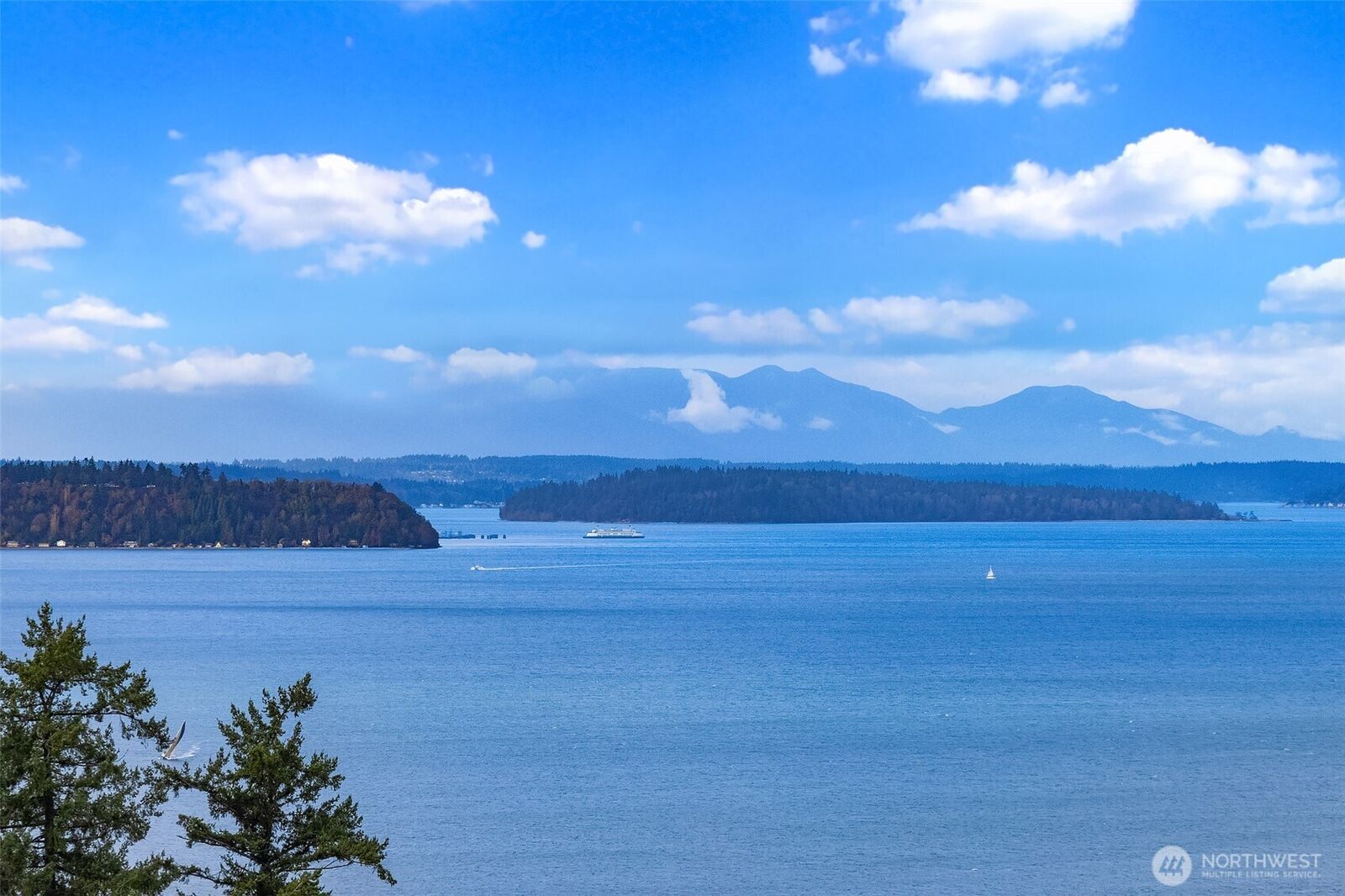 Property Photo: 2802 SW 167th Place WA 98166