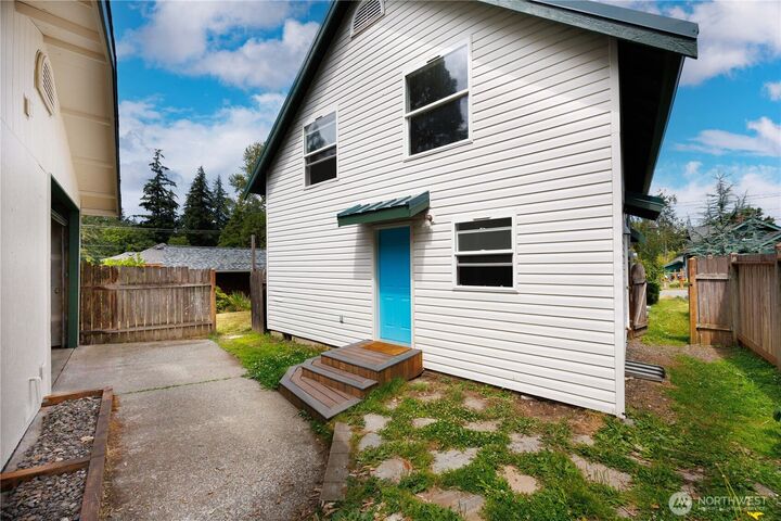 Property Photo:  3808  Idaho Street  WA 98229 