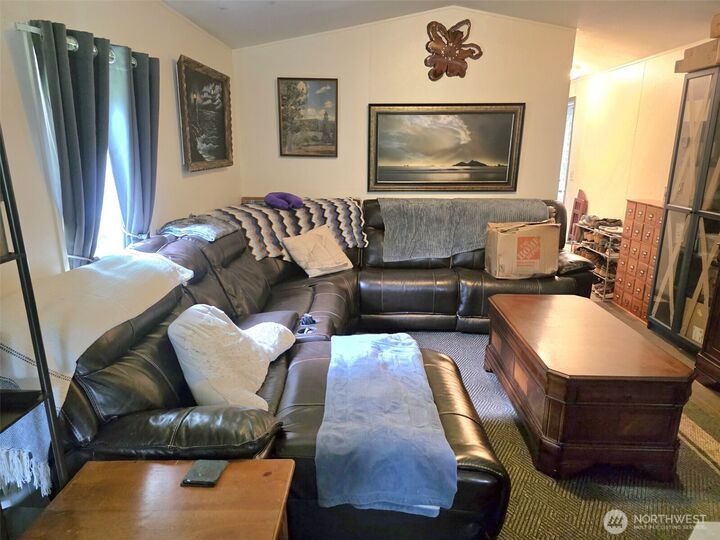 Property Photo:  2907  341st Court S 27  WA 98580 