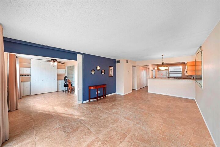 Property Photo:  7500 NW 30th Place 402  FL 33313 