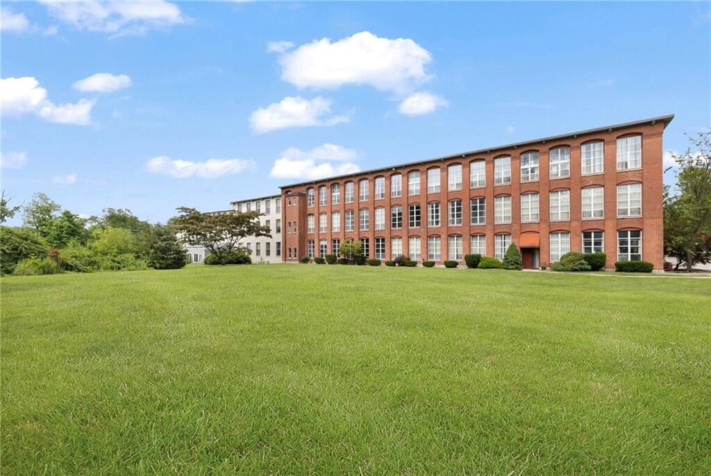 Property Photo:  494 Woonasquatucket Avenue 206  RI 02911 