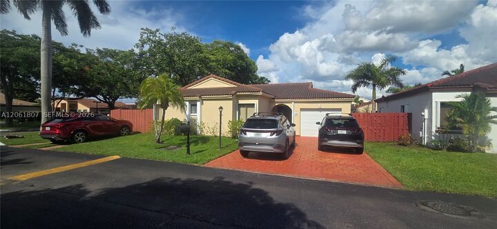 Property Photo:  509 SW 87th Pl  FL 33174 