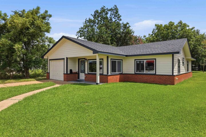 Property Photo:  4620 Magnolia St  TX 77703 
