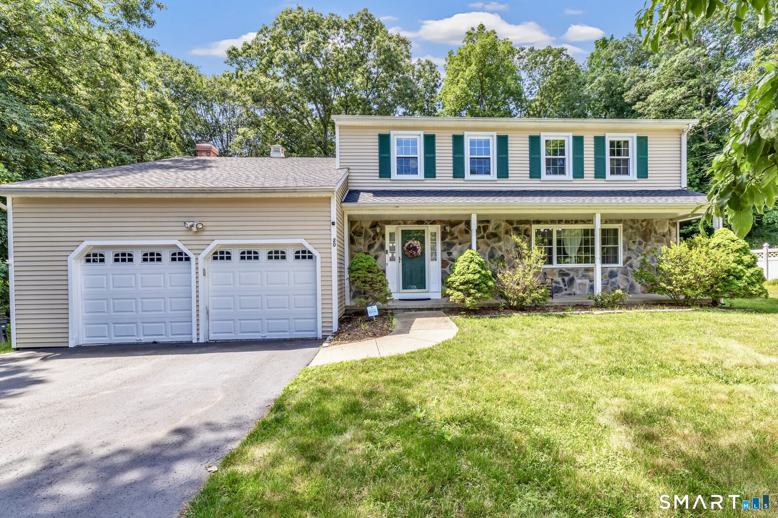 Property Photo:  20 Westminster Court  CT 06461 
