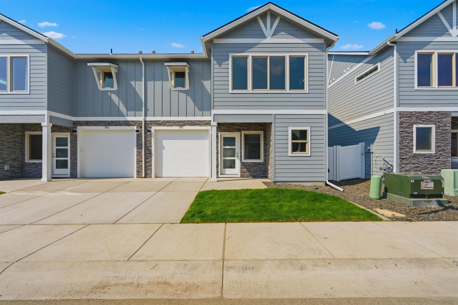 Property Photo:  