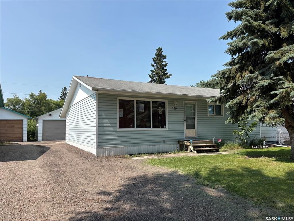 Property Photo:  129 3rd Street NE  SK S0A 4J0 