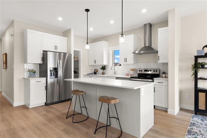 Property Photo: 595 Cockcroft Court SK S7V 1Y8