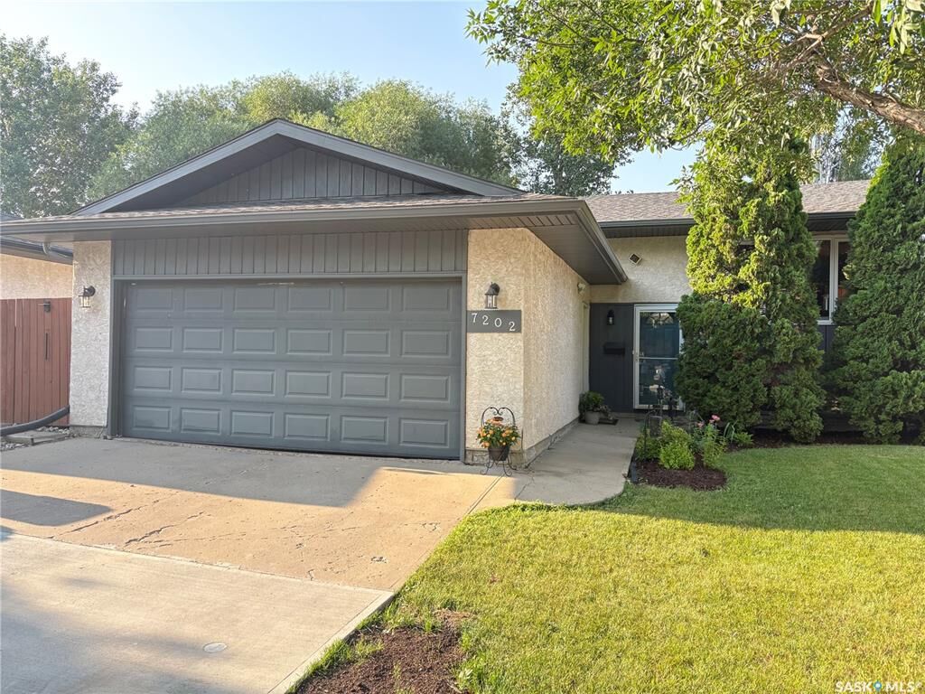 Property Photo:  7202 Lawrence Drive  SK S4X 3X7 