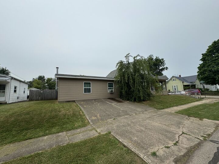 Property Photo:  903 Hinde  OH 43160 