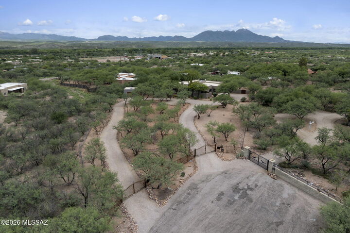 Property Photo:  5 Tubutama Court  AZ 85646 