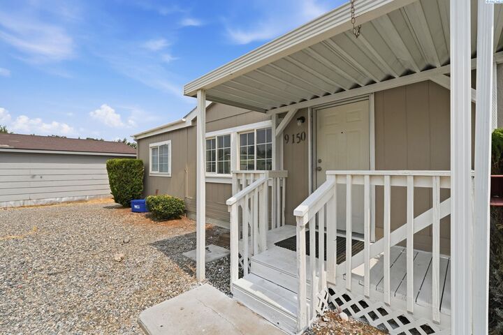 Property Photo:  9150 W Yellowstone Ave  WA 99336 