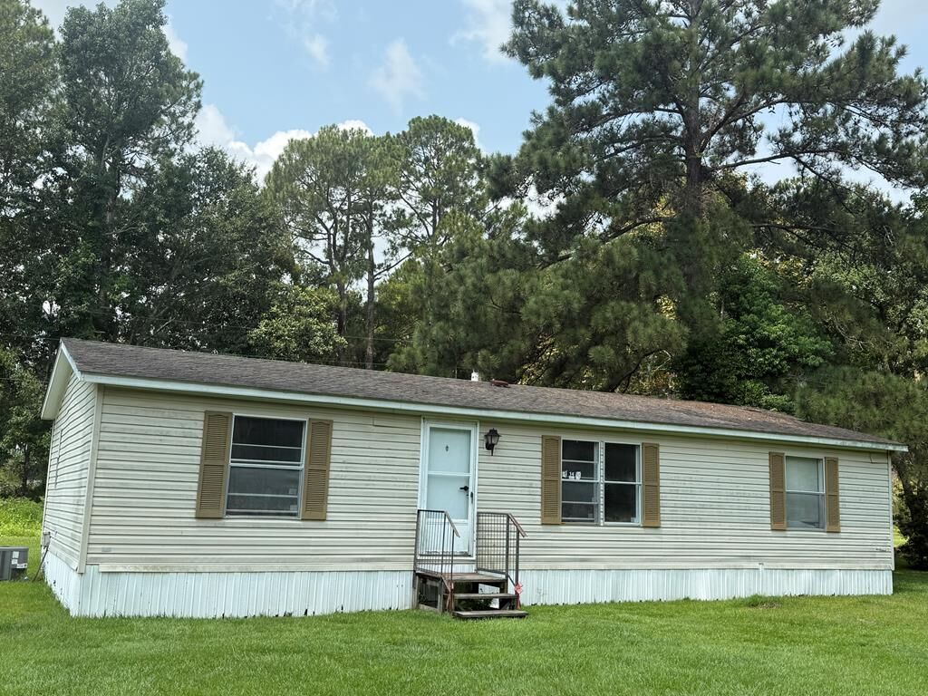 Property Photo:  816 Vo Tech Drive  GA 31774 