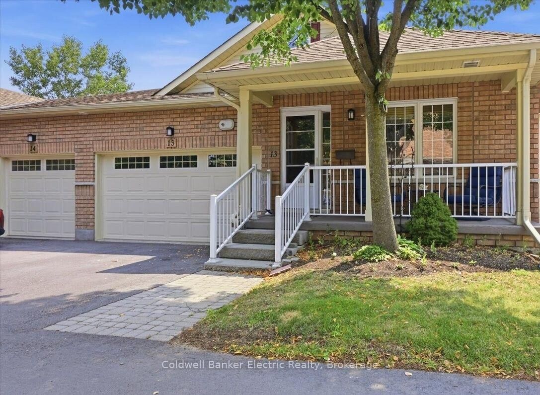 Property Photo:  877 Wentworth Street 13  ON K9J 8R7 