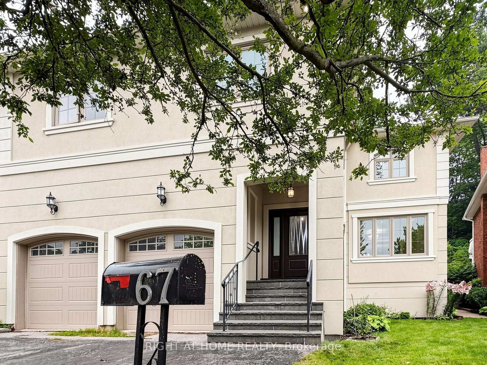 Property Photo:  67 Bonnyview Drive  ON M8Y 3G7 