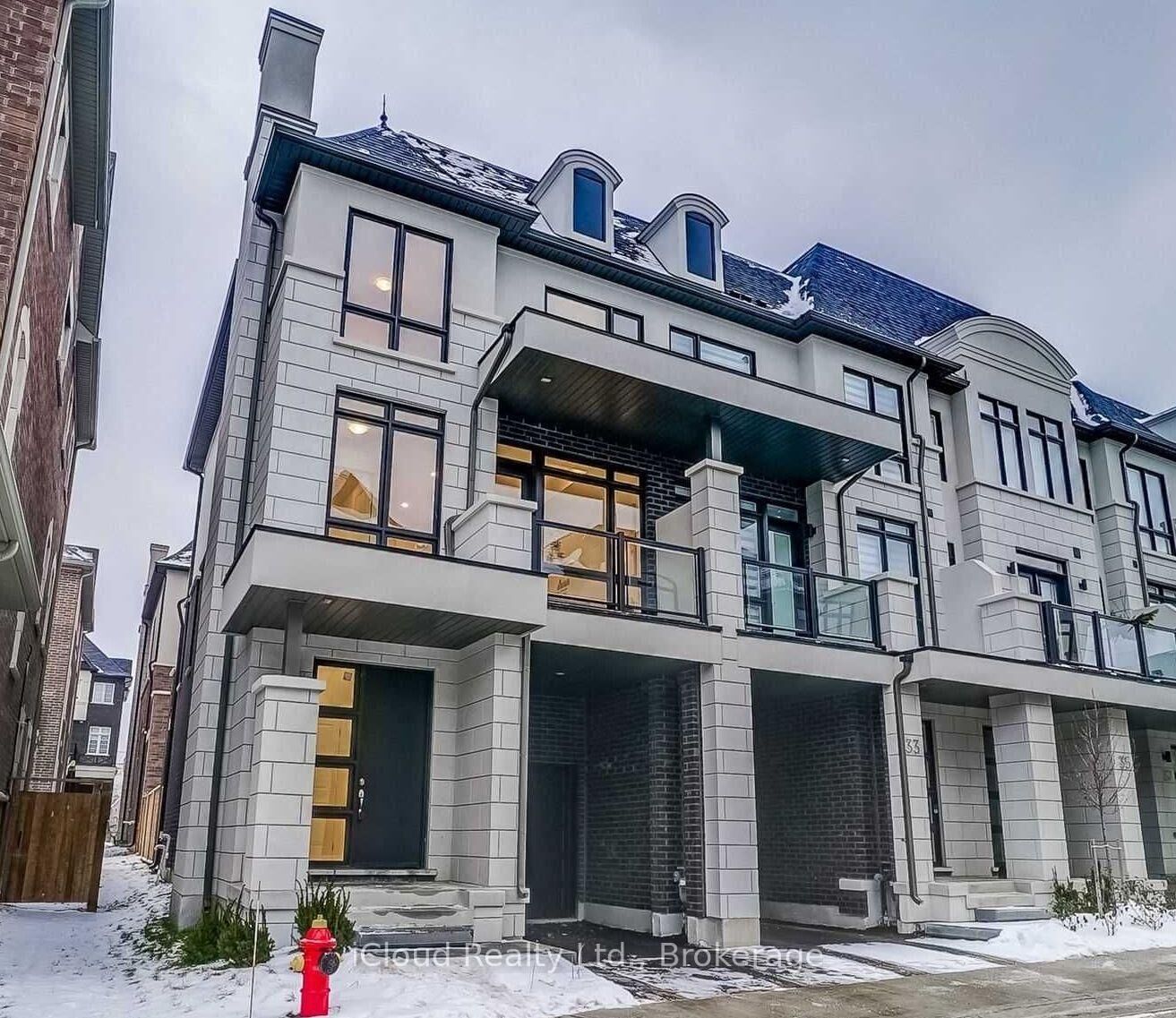 Property Photo: 31 Globemaster Lane ON L4E 1H4