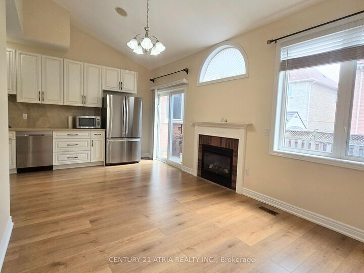 Property Photo:  31 Cliveden Place  ON L6C 2S4 