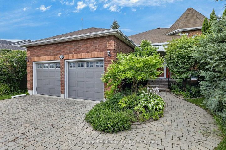 Property Photo: 1423 Glenforest Crescent ON K9K 2J1