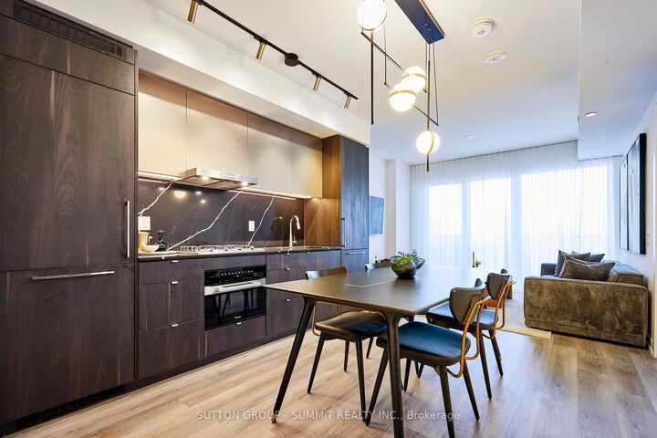 Property Photo: 771 Yonge Street 2501 ON M4W 0B8