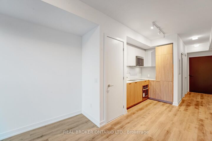Property Photo: 28 Eastern Avenue Lph16 ON M5A 0Y2