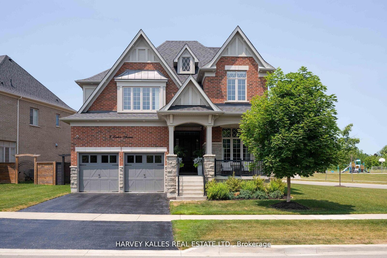 Property Photo: 4 Larkin Avenue ON L7B 0N8