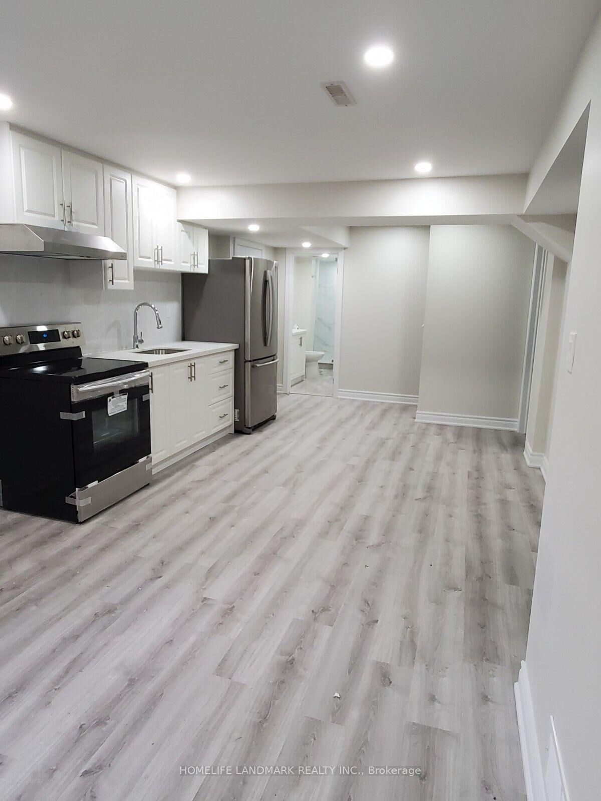 Property Photo:  