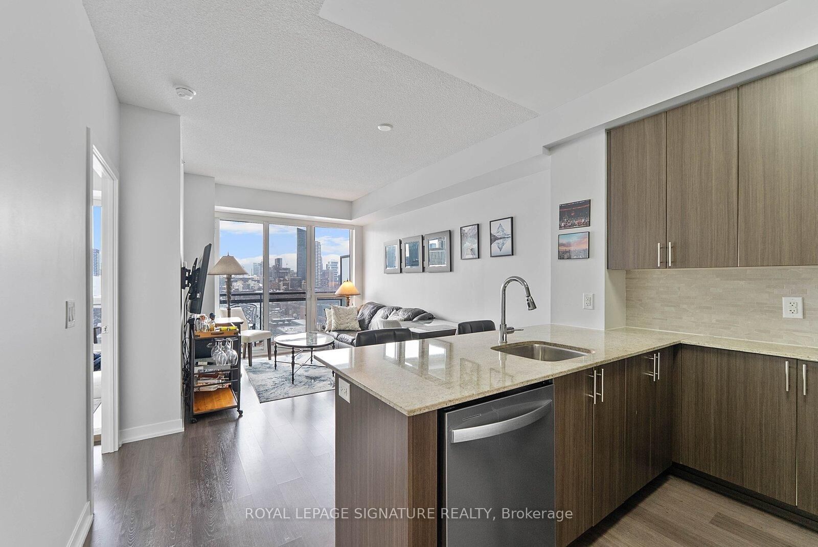 Property Photo: 225 Sackville Street 1405 ON M5A 3H1
