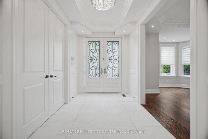 Property Photo: 1496 Mansfield Drive ON L6H 1K4