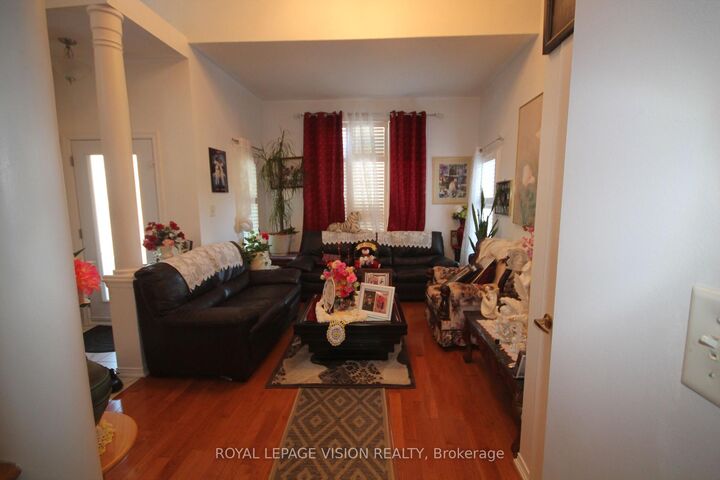 Property Photo: 45 Bradbury Crescent ON L1T 4H5