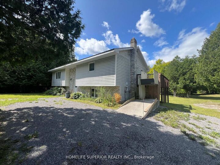 985 Twiddy Road — photo 1