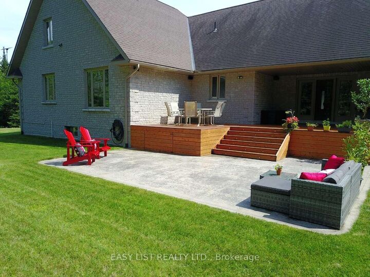 Property Photo: 110 Monck Square ON K0J 1P0