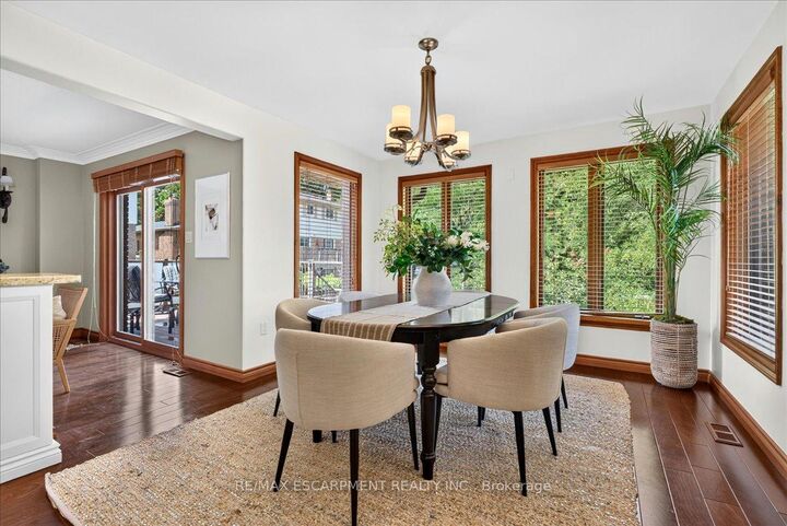 Property Photo: 339 Kingsway Place ON L9T 4C8