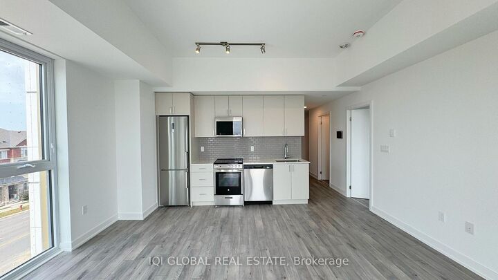 Property Photo:  1005 Dundas Street E 556  ON L6H 8C7 