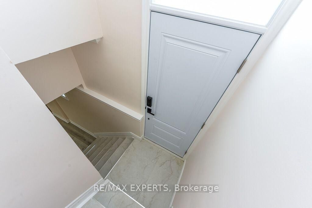 Property Photo:  22 Rubydale Gardens  ON M9L 1B9 