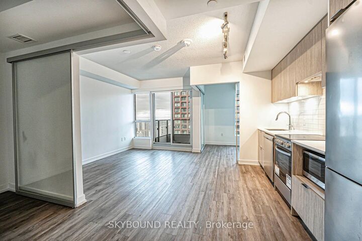 Property Photo:  395 Bloor Street E 2901  ON M4W 0B4 