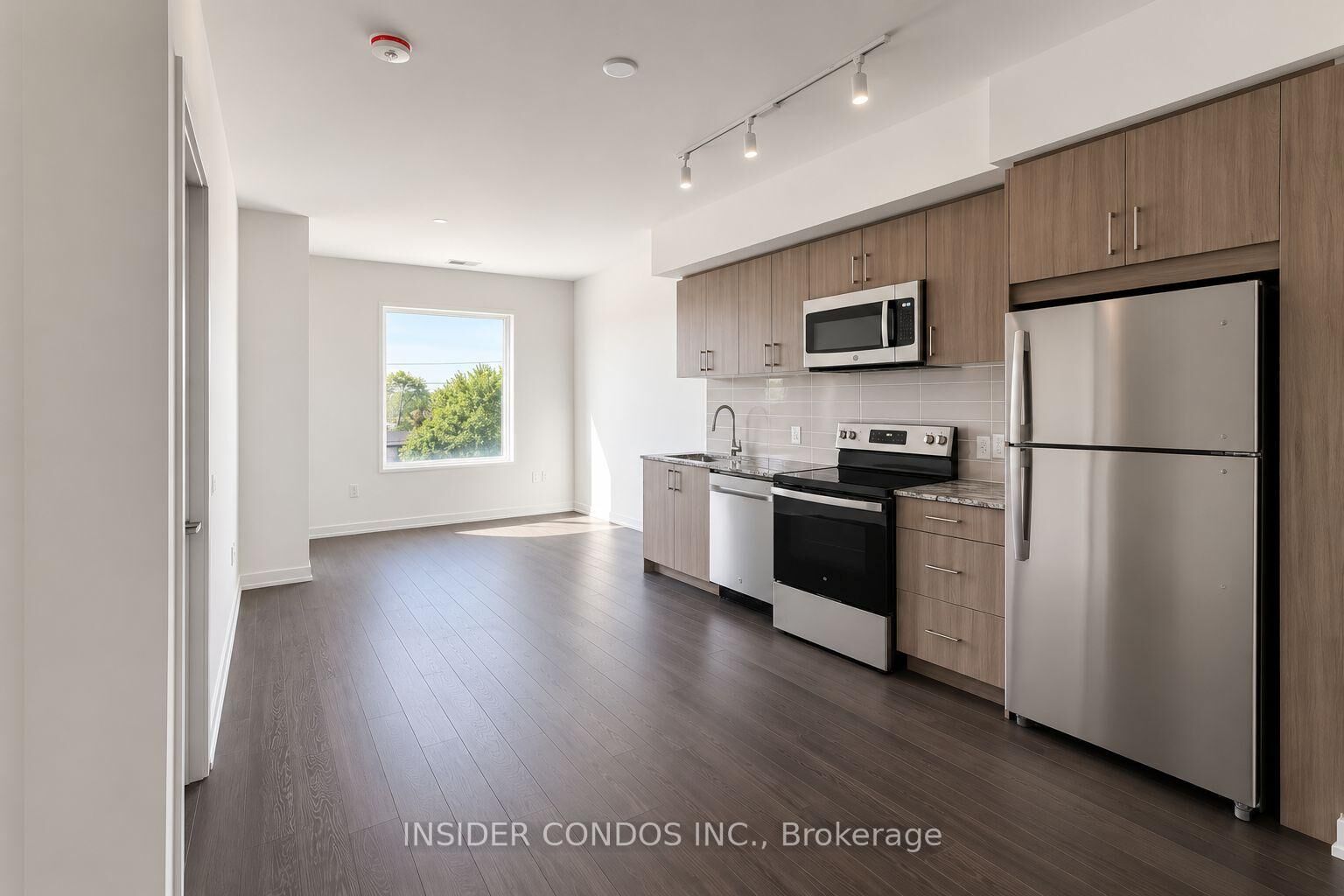 Property Photo:  4010 Eglinton Avenue W 428  ON M9P 1A6 