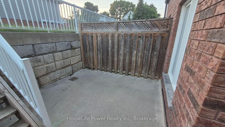 Property Photo:  225 Riddell Street 22  ON N4S 6N2 
