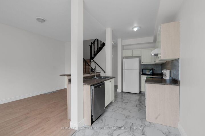 Property Photo: 34 Arch Brown Court ON L4M 0C6