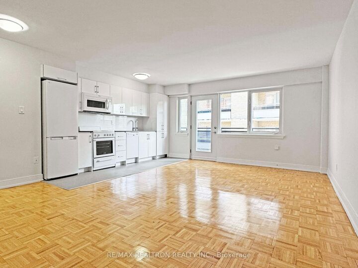 Property Photo:  95 Lawton Boulevard 607  ON M4V 1Z8 