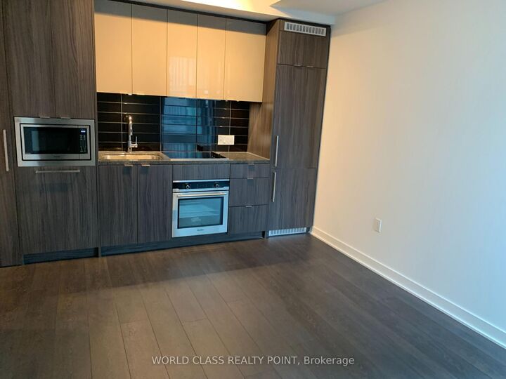Property Photo:  115 Blue Jays Way 1212  ON M5V 0N4 