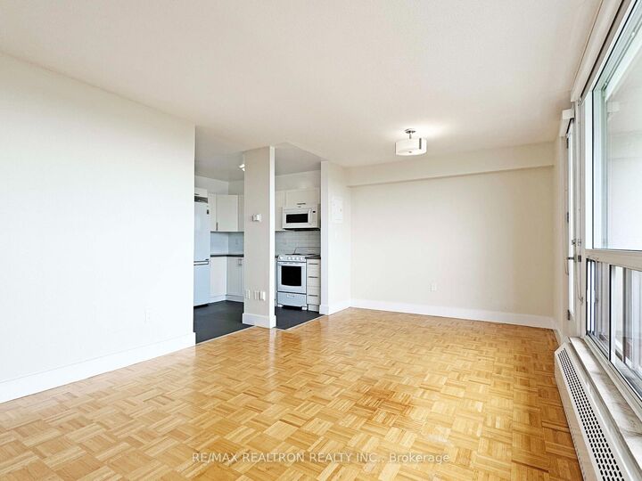 Property Photo:  666 Spadina Avenue 1415  ON M5S 2H8 