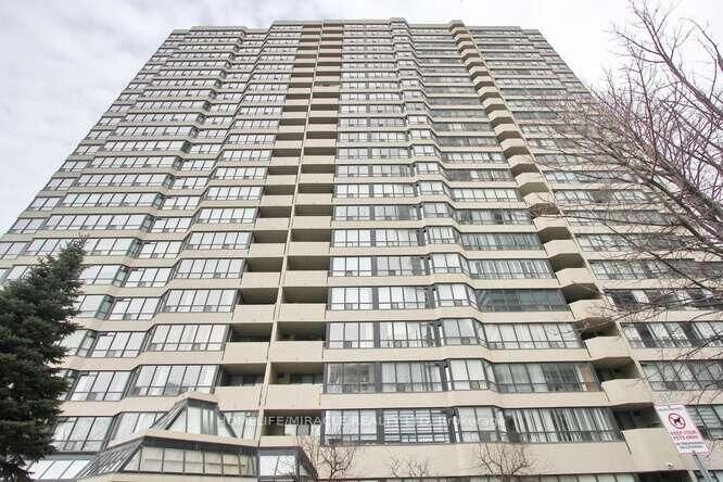 Property Photo: 400 Webb Drive 806 ON L5B 3Z7